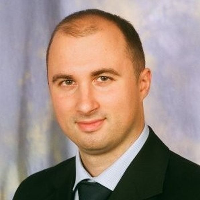 Dr. Neuberger Ákos 